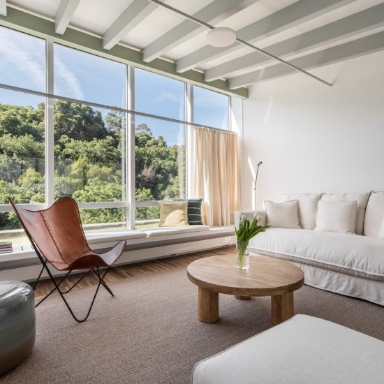 Casa de lujo en Santiago de Compostela, rodeada de naturaleza y tranquilidad, perfecta para una escapada exclusiva en Galicia con total privacidad.