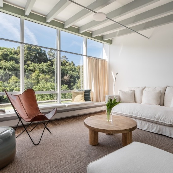 Alojamiento rodeado de naturaleza en las afueras de Santiago de Compostela, ideal para una estancia tranquila cerca del casco histórico.